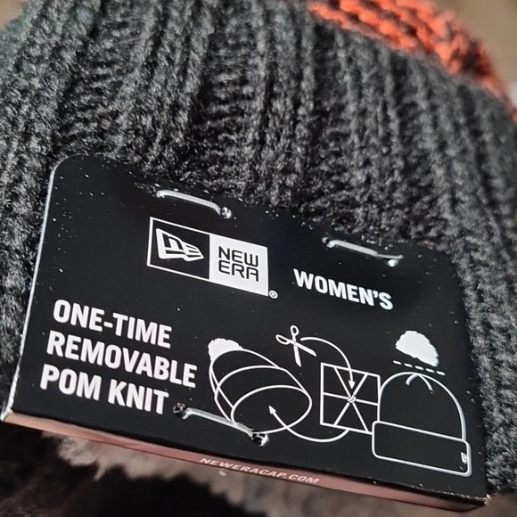 Cleveland Browns Pom Knit Winter Hat NWT - Picture 4 of 9